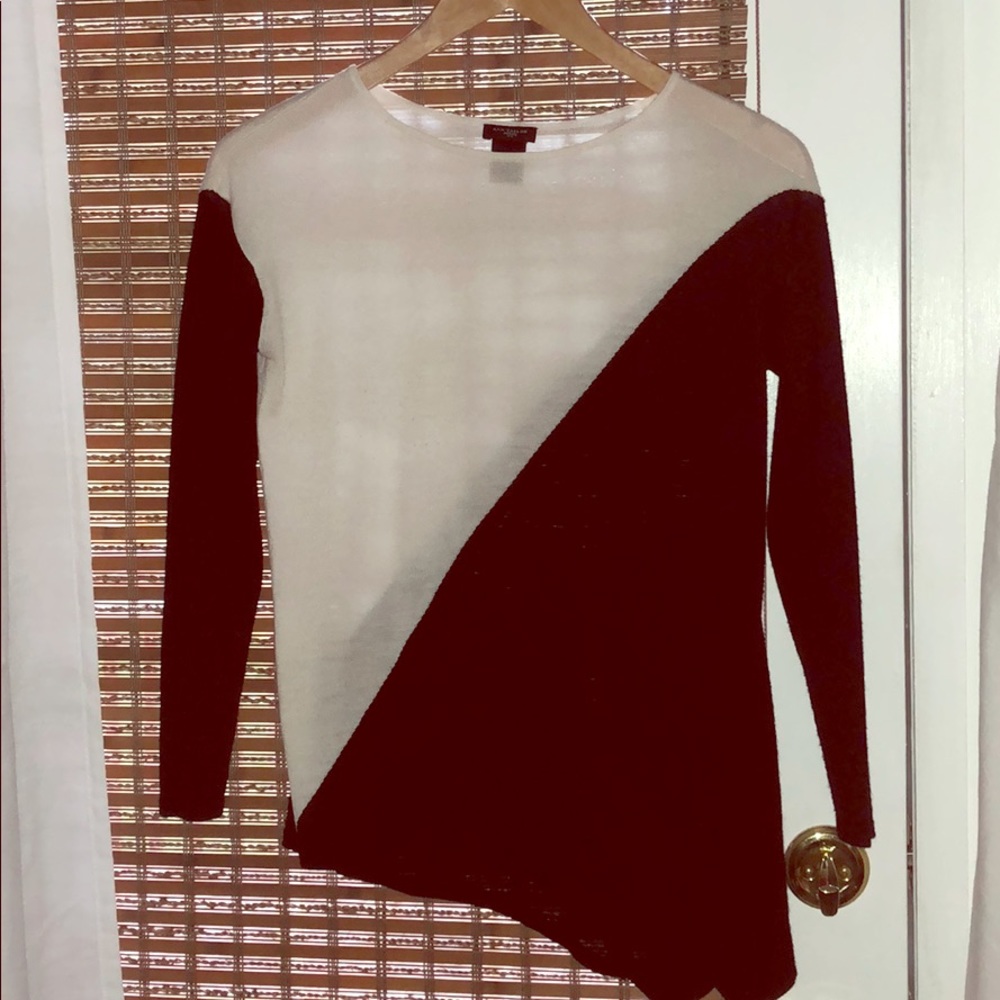 Ann Taylor petite black and white knit top